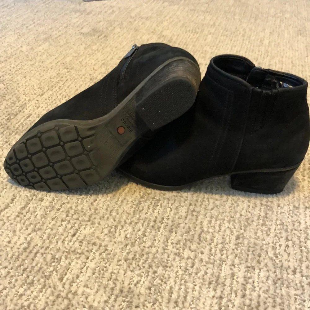 Blondo Waterproof Booties - Picture 2 of 2